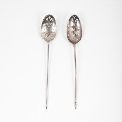 Lot 15 - A mid 18th Century silver mote spoon