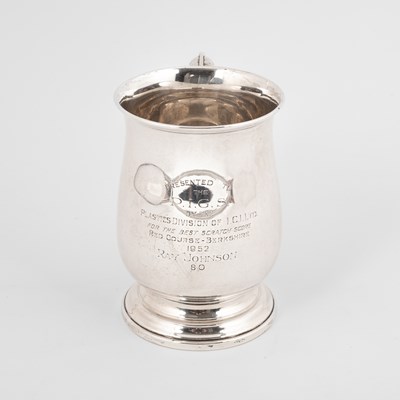 Lot 103 - A George III style silver mug
