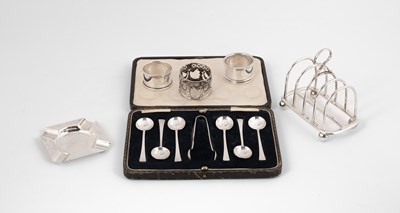 Lot 176 - A quantity of silver