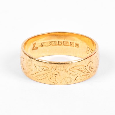 Lot 208 - A 22ct yellow gold wedding band