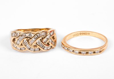 Lot 216 - A gold and diamond dress ring