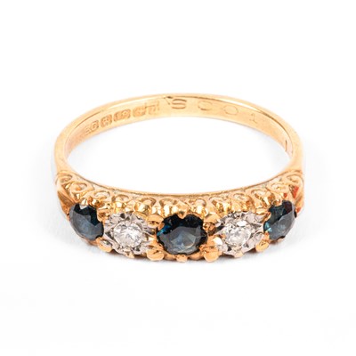 Lot 218 - A sapphire and diamond five-stone ring