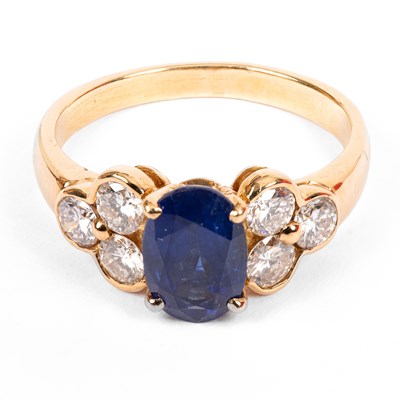 Lot 219 - A French sapphire and diamond dress ring
