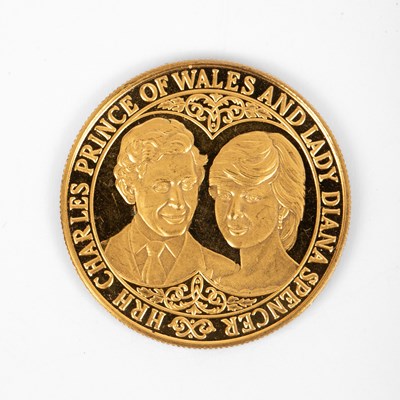Lot 279 - A Royal commemorative medallion struck in 22ct gold