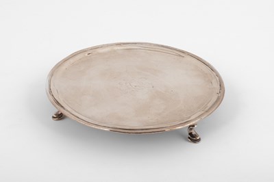 Lot 59 - A Queen Anne silver waiter
