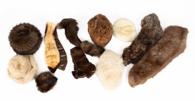 Lot 947 - A quantity of fur hats and collars
