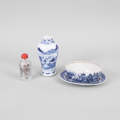 Lot 224 - A Chinese blue and white vase
