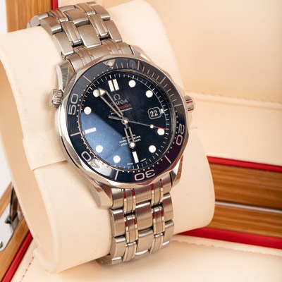 Lot 264 - A gentleman’s Omega Seamaster Diver 300m stainless steel wristwatch