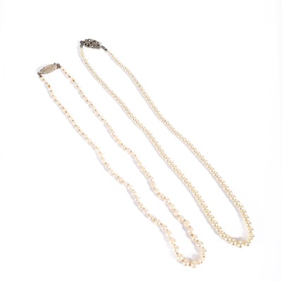 Lot 5 - A single strand graduated cultured pearl necklace