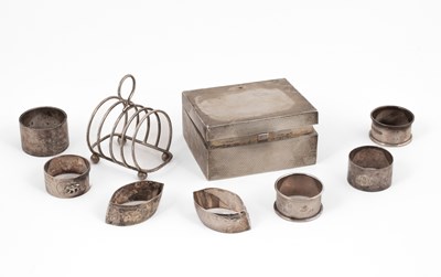 Lot 77 - A quantity of silver