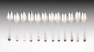 Lot 384 - Eleven George III silver dessert spoons