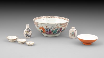 Lot 285 - A Chinese famille rose Mandarin pattern bowl