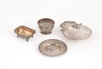 Lot 163 - A small quantity of silver