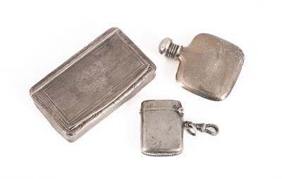 Lot 115 - A French silver snuff box