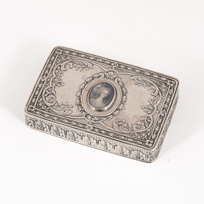Lot 113 - A German silver box