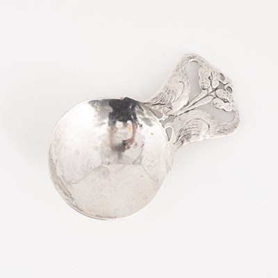 Lot 30 - An Arts & Crafts silver caddy spoon