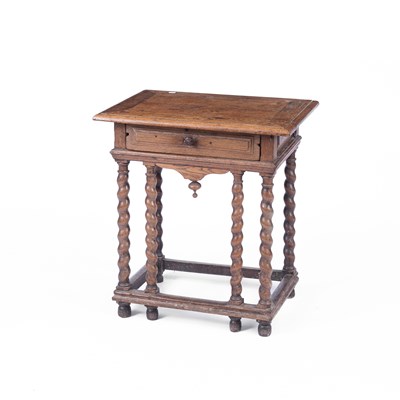 Lot 865 - An small Dutch oak side table