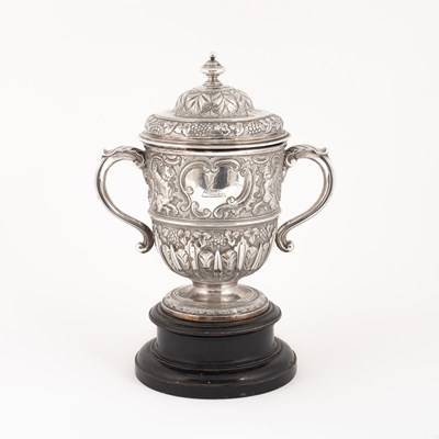 Lot 33 - An early 18th Century twin-handled silver cup and cover