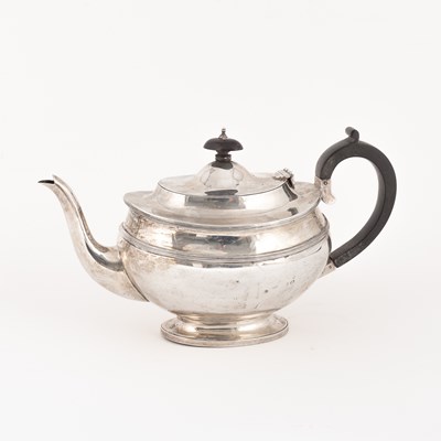 Lot 141 - An oval silver teapot