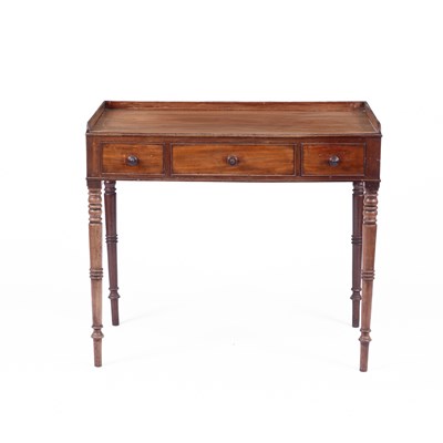 Lot 868 - A Regency mahogany side table