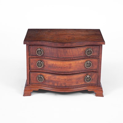Lot 846 - Apprentice furniture, A George III satinwood serpentine chest of drawers