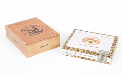 Lot 395 - A quantity of cigars