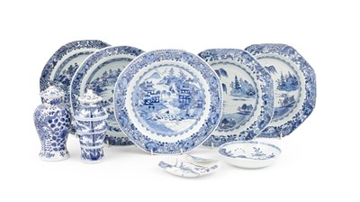 Lot 188 - A set of five Chinese export octagonal shallow bowls
