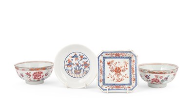 Lot 192 - A pair of Chinese export famille rose bowls