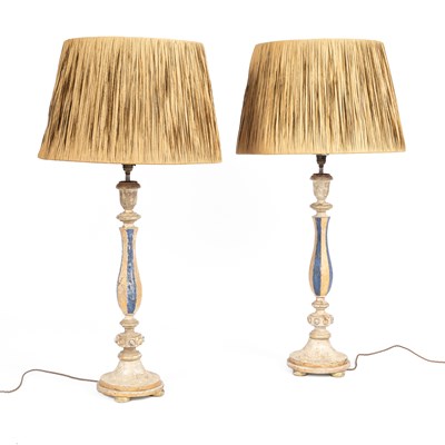 Lot 382 - A pair of turned wooden table lamps