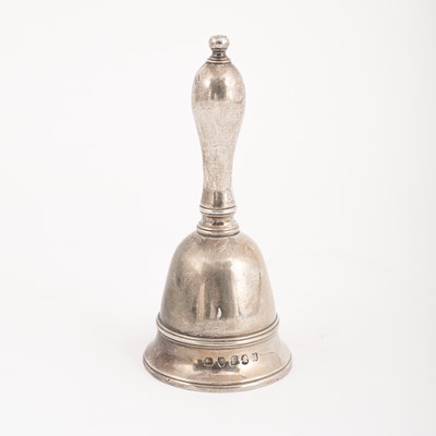 Lot 31 - A George III cast silver table bell