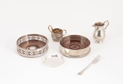 Lot 132 - A quantity of silver