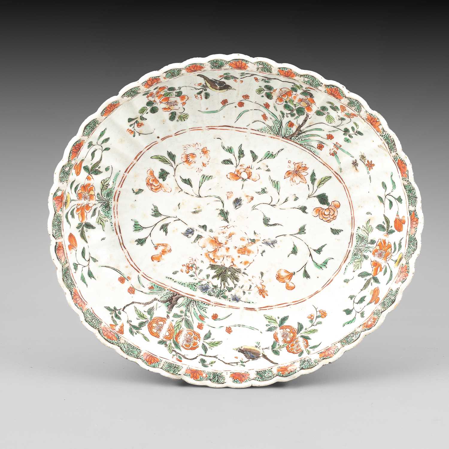 Lot 293 - A Chinese famille verte oval moulded basin