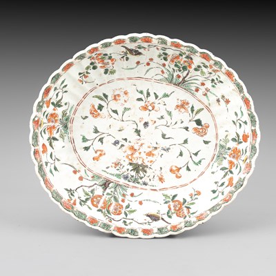 Lot 293 - A Chinese famille verte oval moulded basin