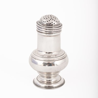 Lot 149 - A George III silver pepper pot