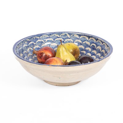 Lot 286 - A Spanish tin glazed earthenware bowl