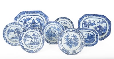 Lot 220 - Eight pieces of Chinese export blue and white porcelain