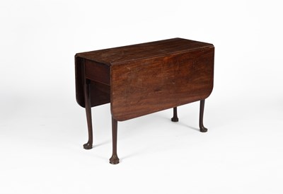 Lot 829 - A George II mahogany drop-leaf table