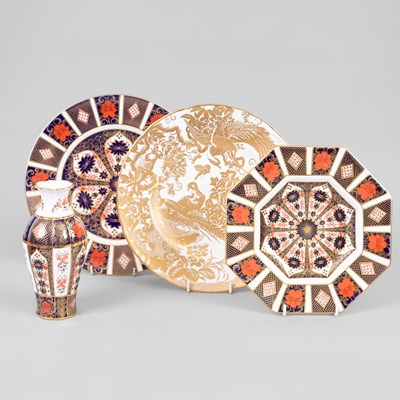 Lot 267 - A Royal Crown Derby Old Imari patterned plate