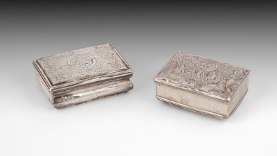 Lot 395 - Two Continental white metal snuff boxes