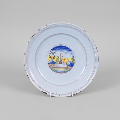 Lot 304 - A North Italian maiolica plate