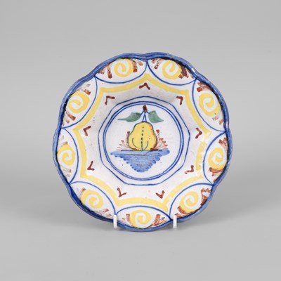 Lot 305 - A Delft buckle dish