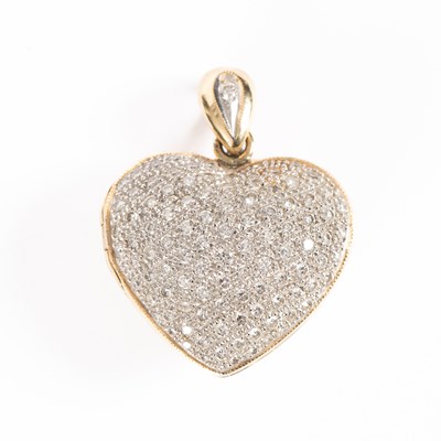 Lot 34 - A diamond pavé set heart-shaped pendant