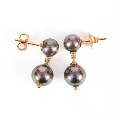 Lot 40 - A Tahitian pearl drop earrings