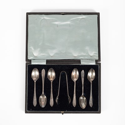 Lot 164 - A set of six silver coffee spoons and the matching tongs
