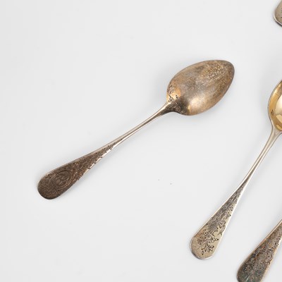 Lot 397 - A set of sixteen French silver-gilt teaspoons