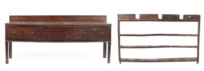 Lot 886 - An oak dresser