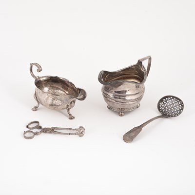 Lot 123 - A George III silver cream jug