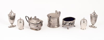 Lot 124 - A Victorian silver drum mustard pot