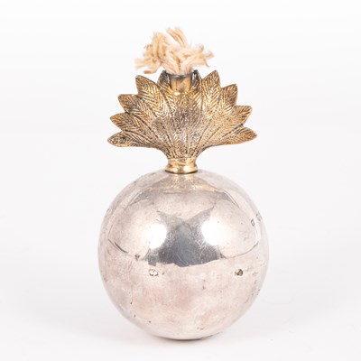 Lot 21 - A silver and silver-gilt table lighter