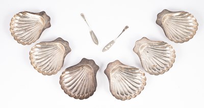 Lot 22 - A set of six William IV silver butter shells